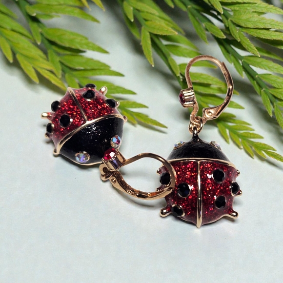 NEW Betsey Johnson Ladybug Leverback Dangle Earrings Gold Tone Red Crystals NWT - Picture 3 of 5